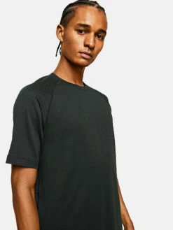 Budget ⌛ Outdoor Voices FastTrack Mesh Shortsleeve 🥰 -Outlet Outdoorvoices Store 1 hero M301347 SMS BLK Sweatee Mesh T Shirt Black 2358 V2