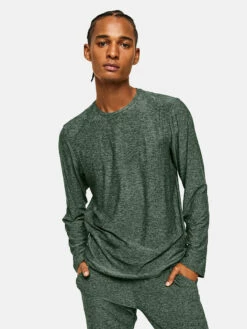 Promo ❤️ Outdoor Voices CloudKnit Longsleeve 🌟 -Outlet Outdoorvoices Store 1 hero M301351 HLM HUN CloudKnit Longsleeve T Shirt Hunter 3410