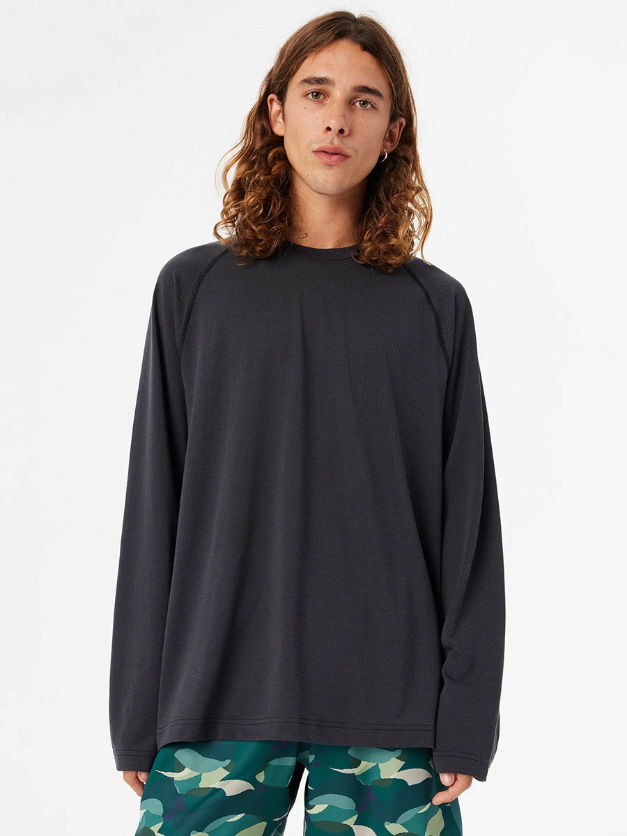 Brand new ✔️ Outdoor Voices FastTrack Mesh Longsleeve 🌟 3 Brand new ✔️ Outdoor Voices FastTrack Mesh Longsleeve 🌟