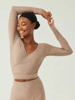 Outlet ๐ Outdoor Voices CloudKnit Longsleeve Wrap ๐ 12 Outlet ๐ Outdoor Voices CloudKnit Longsleeve Wrap ๐ -Outlet Outdoorvoices Store W301601 HLM MOC All Day Longsleeve Wrap Mocha 035 copy