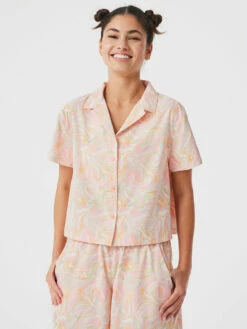 Hot Sale ๐ Outdoor Voices SolarCool Tourist ๐ Shirt ๐งจ 7 Hot Sale ๐ Outdoor Voices SolarCool Tourist ๐ Shirt ๐งจ -Outlet Outdoorvoices Store W301700 UPF PKM SolarCool Shortsleeve Pink Marble 0067