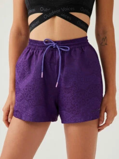 Deals ❤️ Outdoor Voices GeoShine 2.5" Short 🧨 -Outlet Outdoorvoices Store W701800 MSJ ACI City Sport 2.5in Short Acai 065 AtjavOs