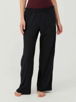 Buy 🧨 Outdoor Voices High Stride Track Pant 🛒 -Outlet Outdoorvoices Store W701839 TWV BLK High Stride Track Pant Black DH 052 pD9s5p0