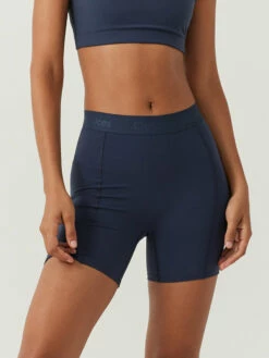 Outlet 🥰 Outdoor Voices SuperForm 5" Short 👍